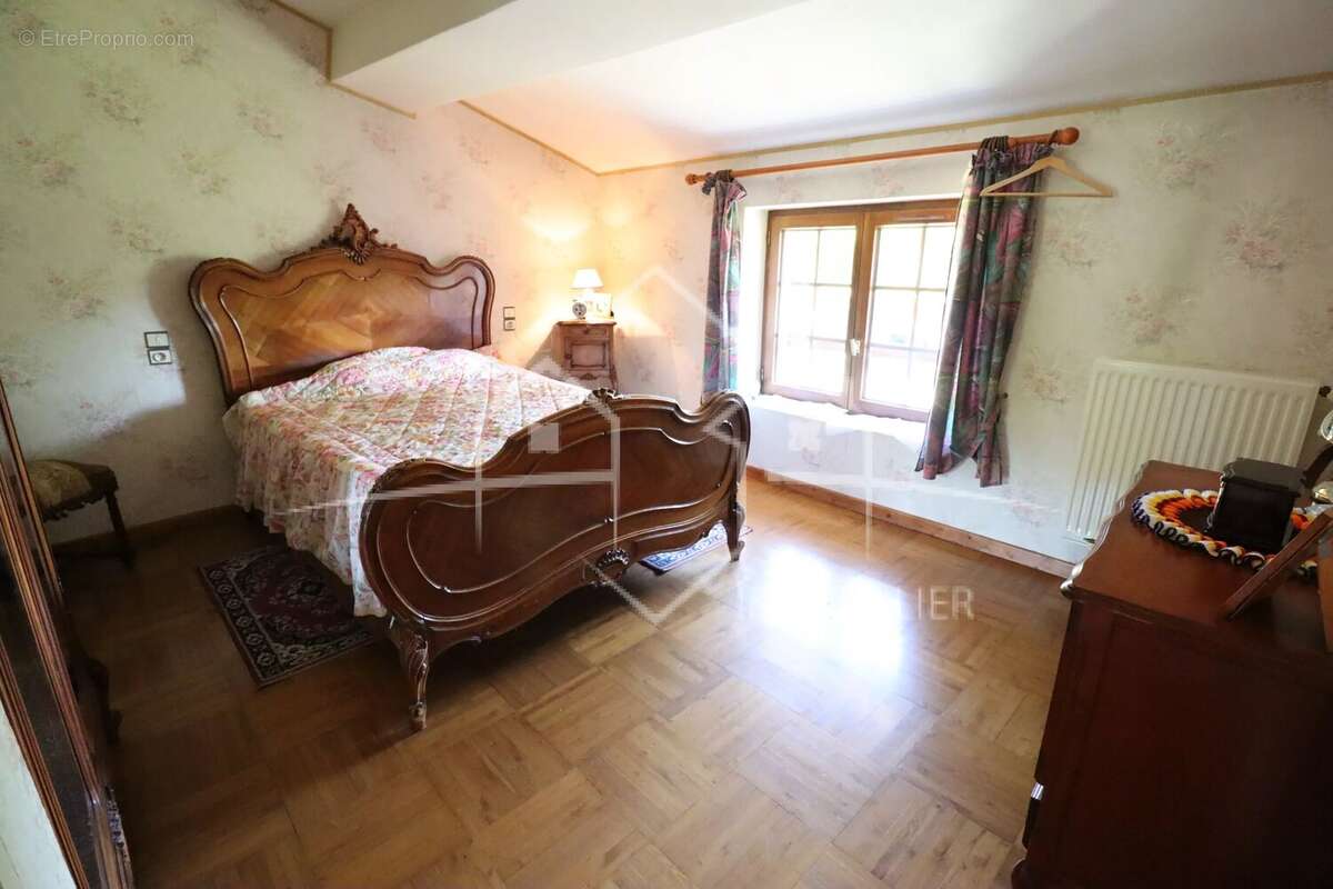 Maison à LAPEYROUSE-MORNAY