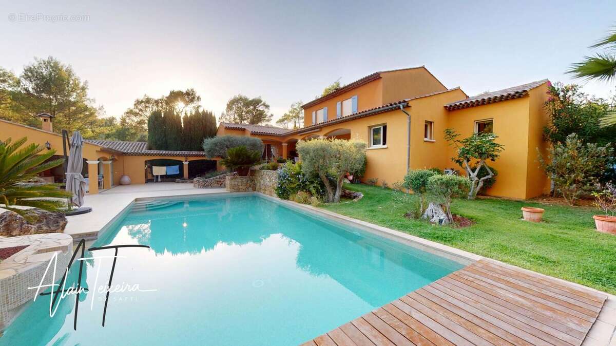 Photo 2 - Maison à LORGUES