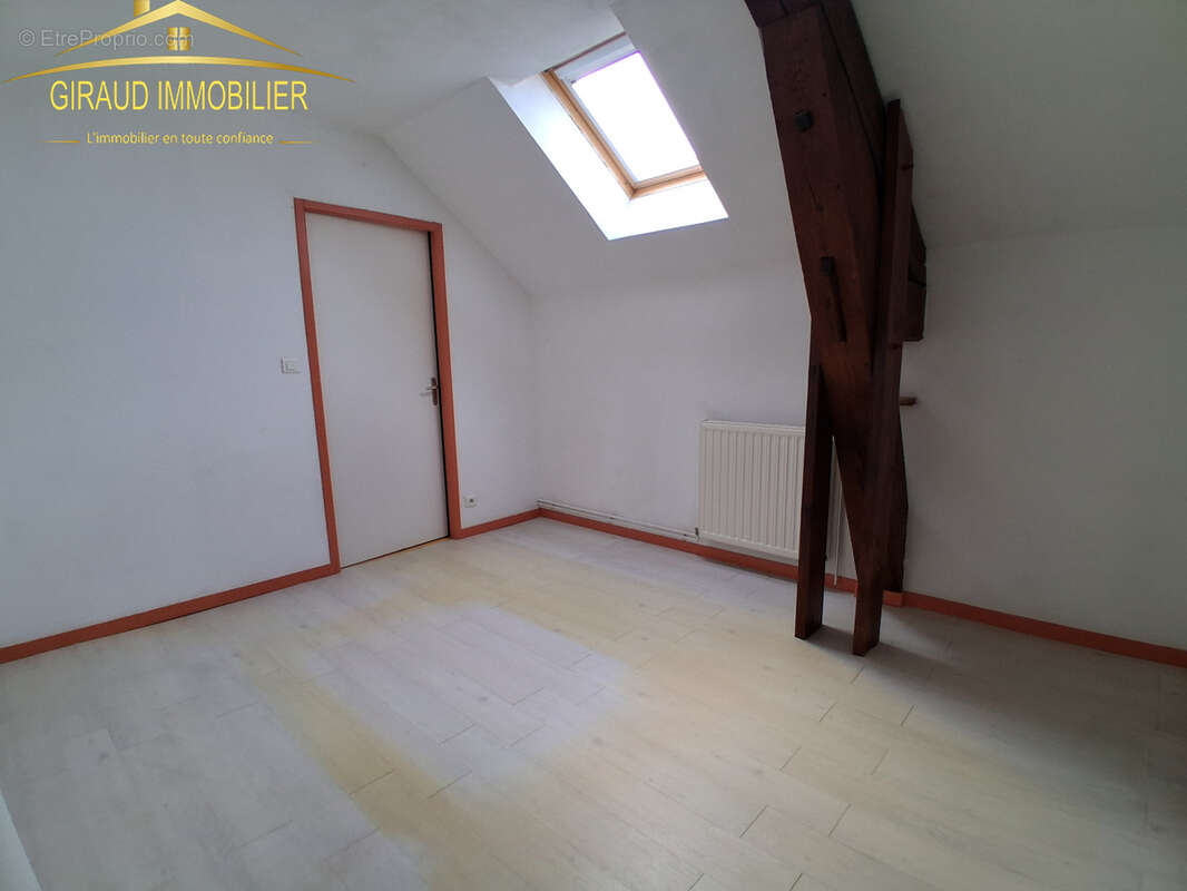 Appartement à CHARLIEU