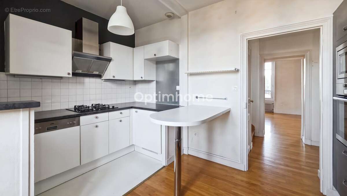 T3 duplex – Bureau + mezzanine – Immeuble 1903 – Chamalières – DPE E / GES E - photo 4