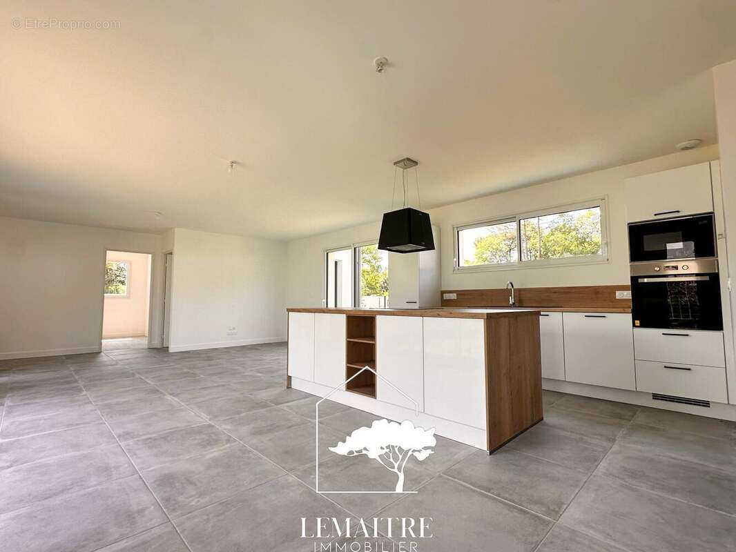 Maison à LES MATHES