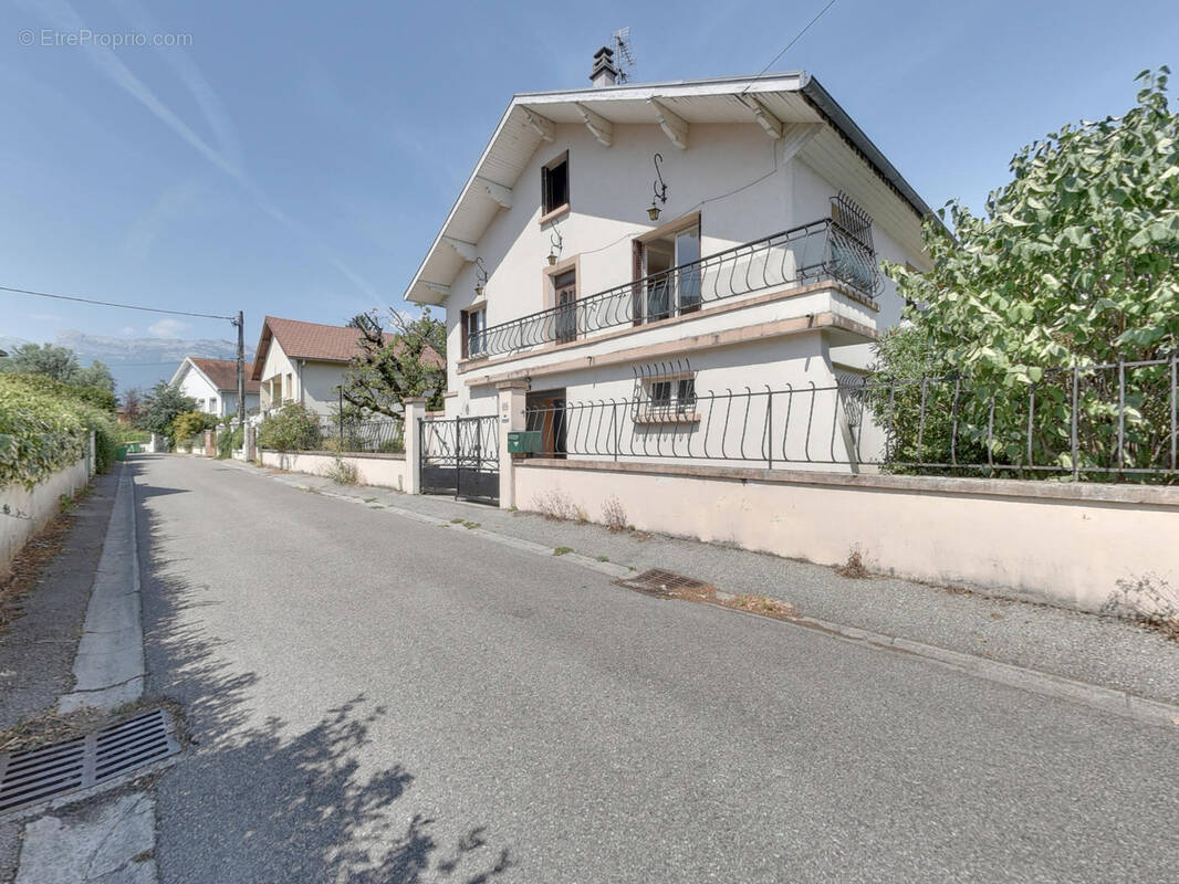 Maison à ECHIROLLES