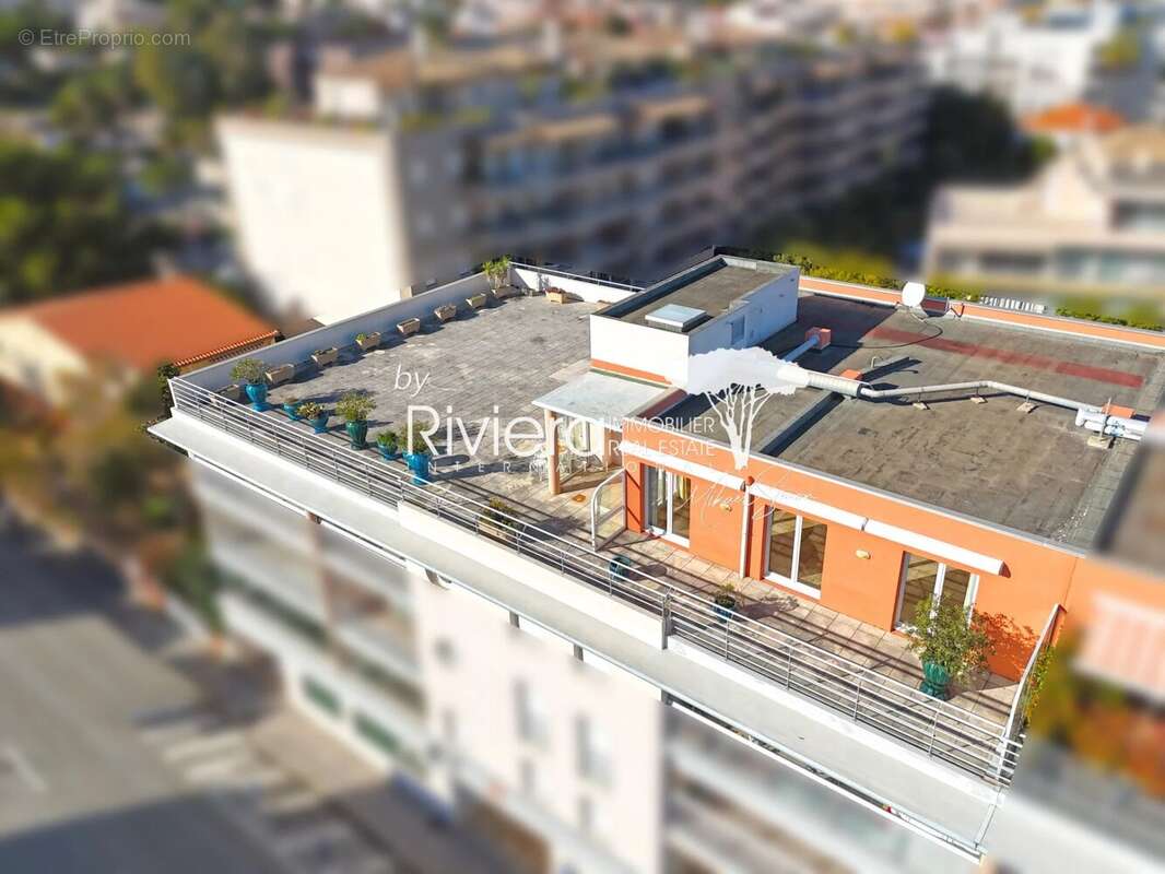 Penthouse sur le Port de Cavalaire - VUE MER ! - photo 2