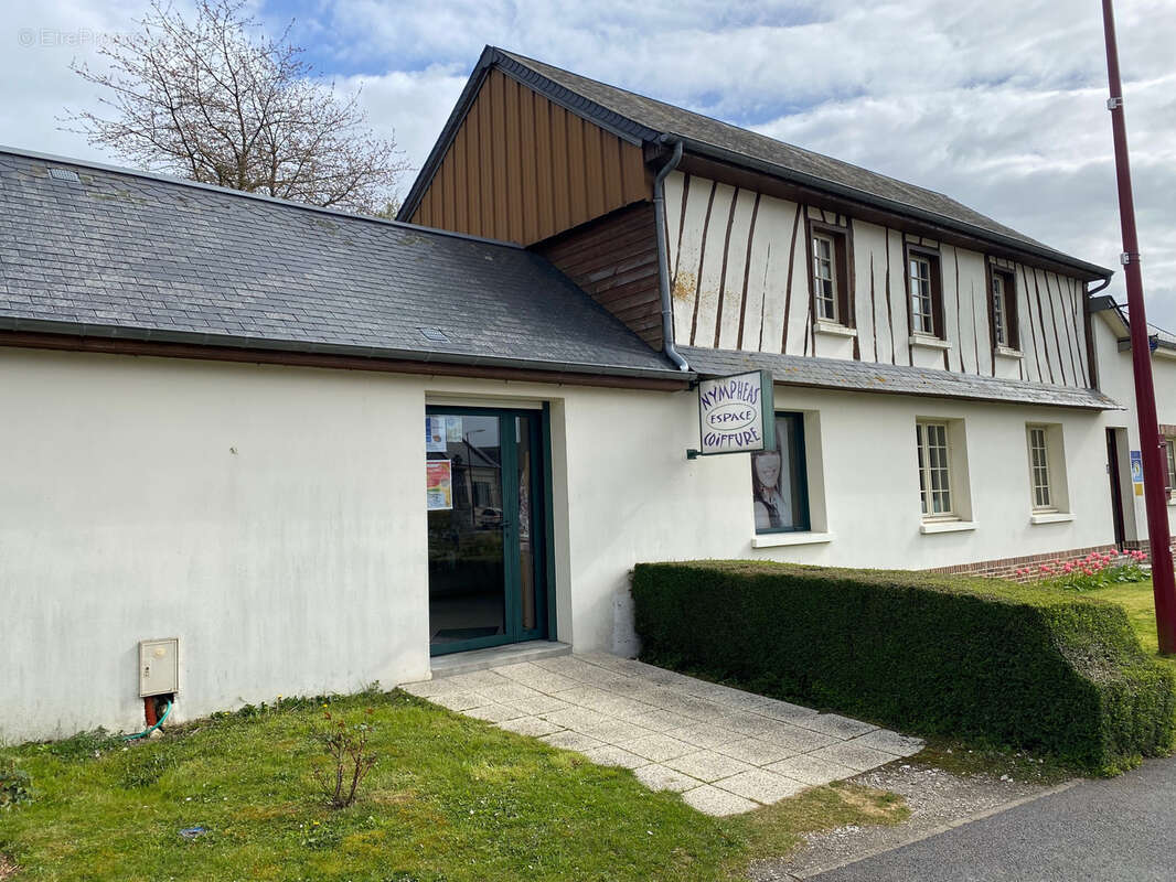 Commerce à CROIXRAULT