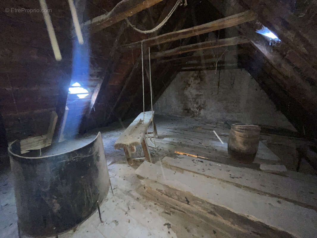 Maison à ROCHEFORT-MONTAGNE