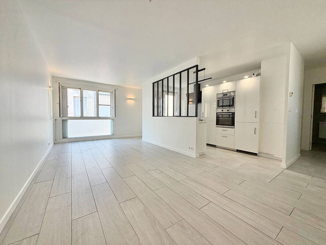 Appartement à SARTROUVILLE