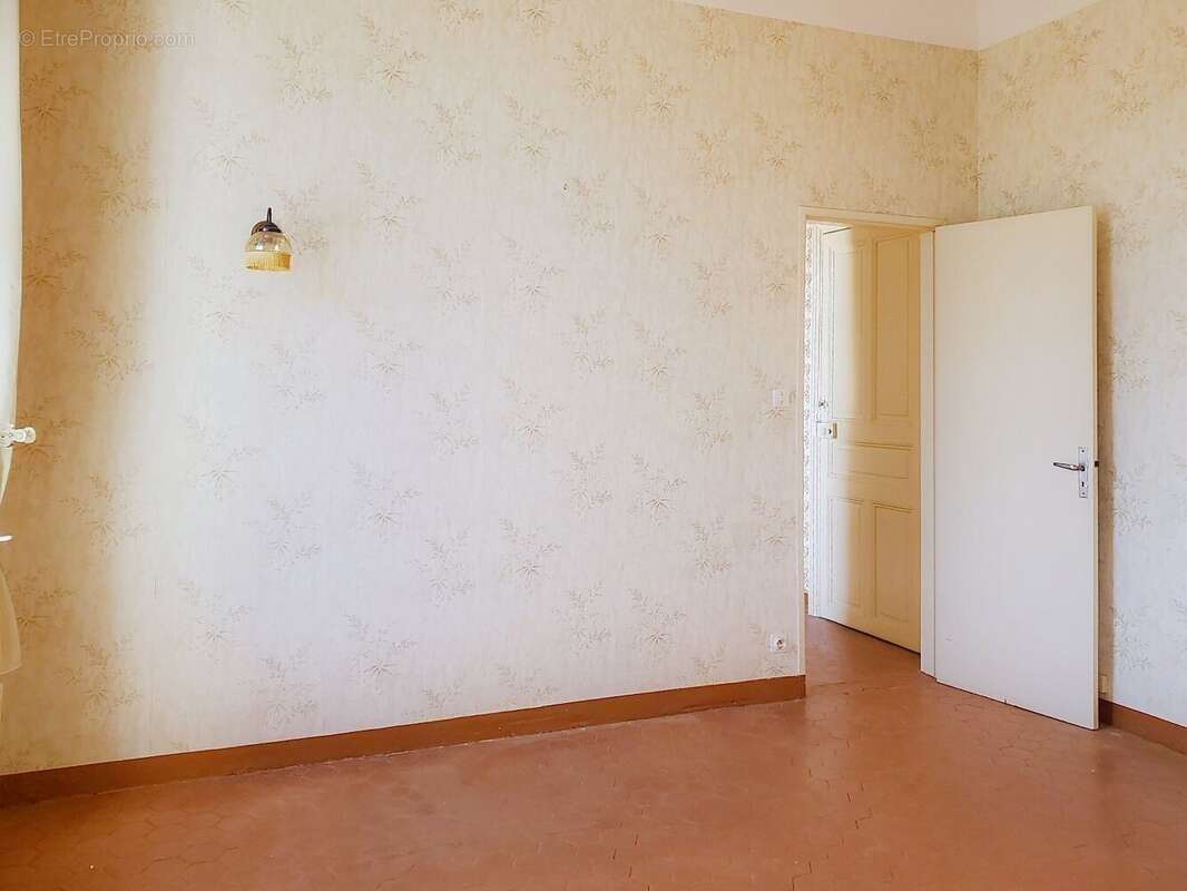 Appartement à LAMALOU-LES-BAINS