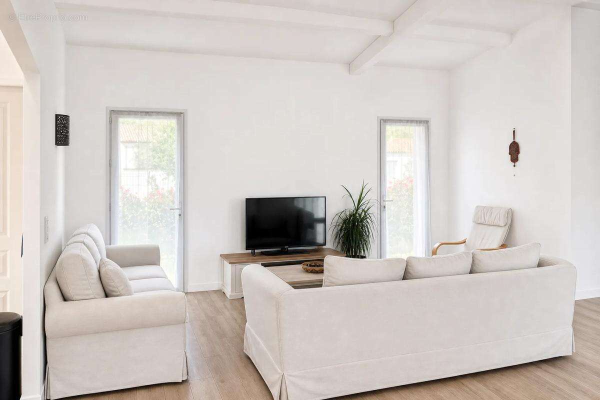Maison de 6 pièces de 124 m² à Villiers-en-Plaine - photo 9