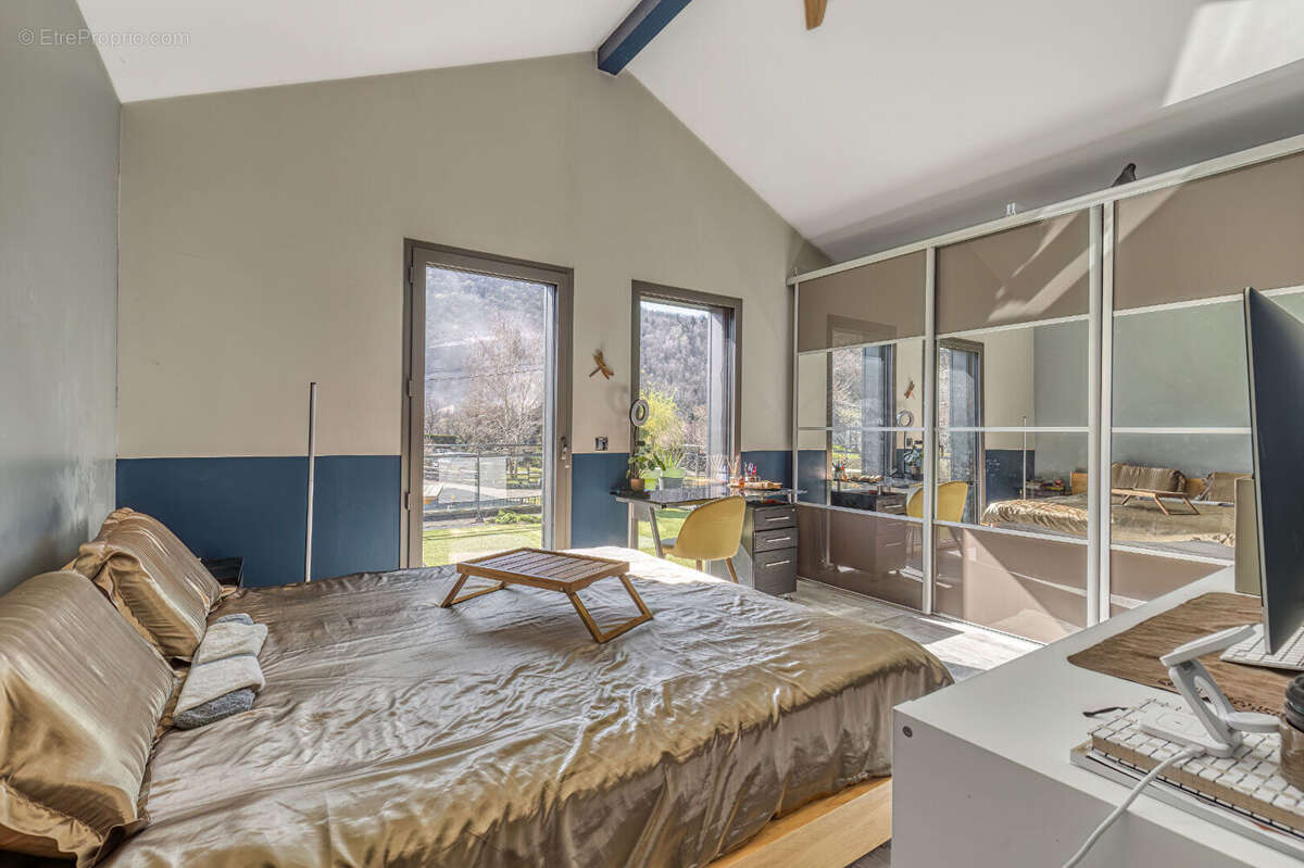 Maison à DINGY-SAINT-CLAIR