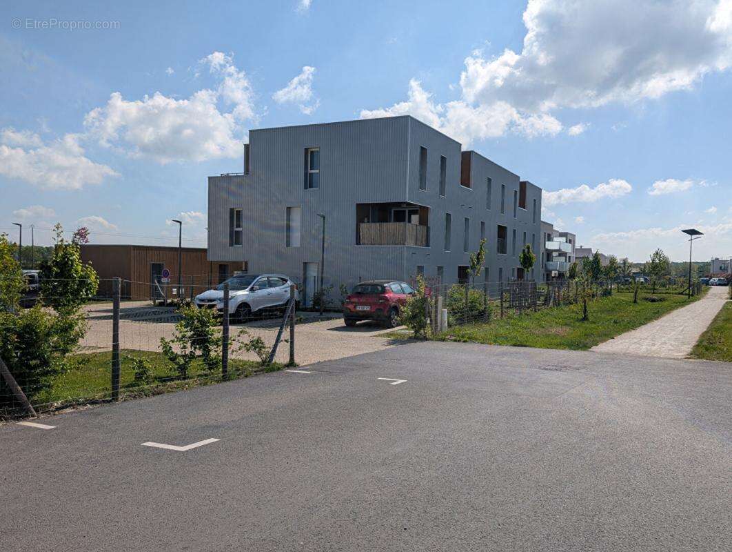 URGENT : Aux portes de Caen et à 10 mn de la plage de Ouistreham, beau T3 avec grand balcon sans vis à vis - photo 13