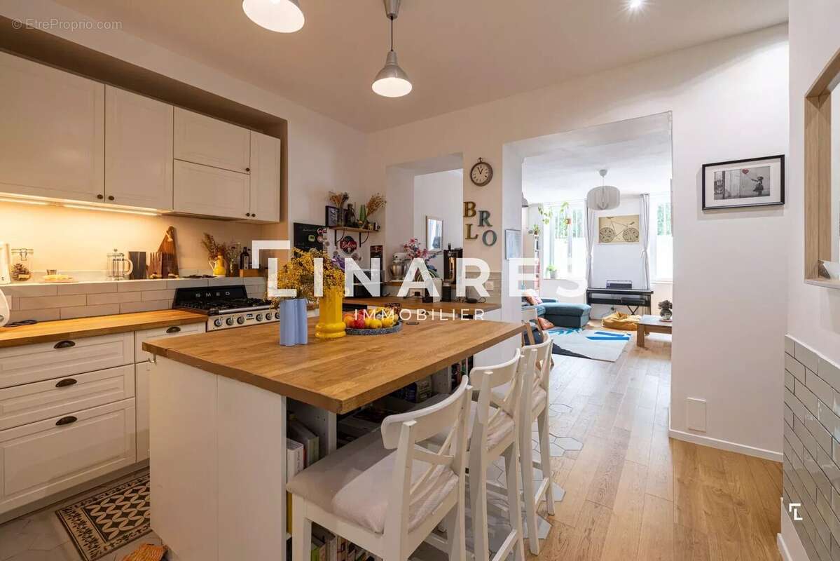Appartement à MARSEILLE-5E