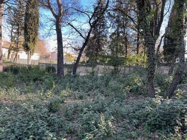 Terrain 614 m² à Greasque  - photo 2