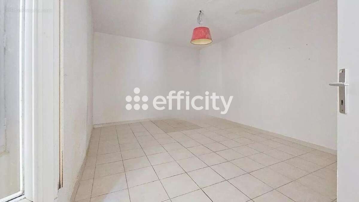 Appartement à MARSEILLE-7E