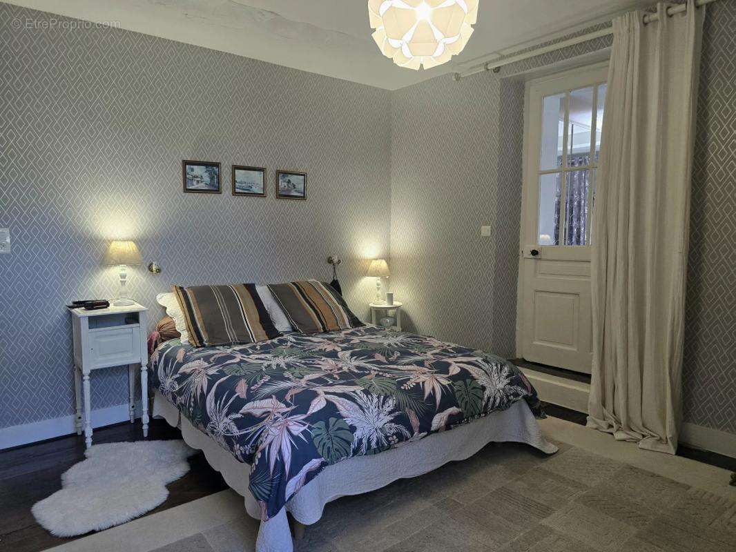 Maison à VILLETOUREIX