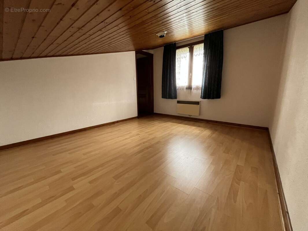 Maison à BESSE-ET-SAINT-ANASTAISE