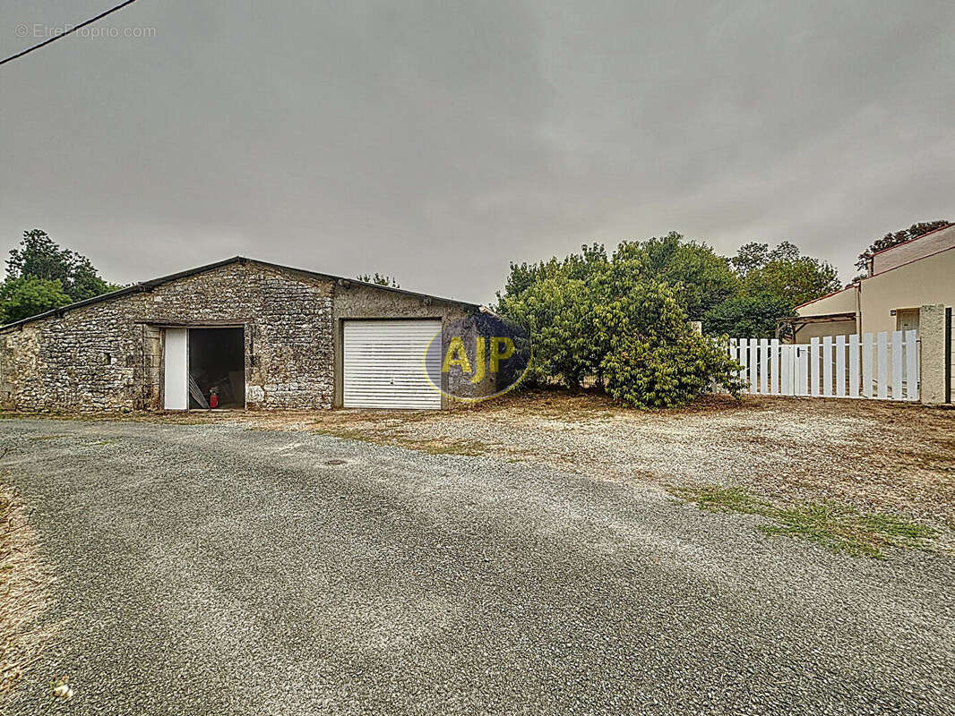 Maison à SAINT-HIPPOLYTE