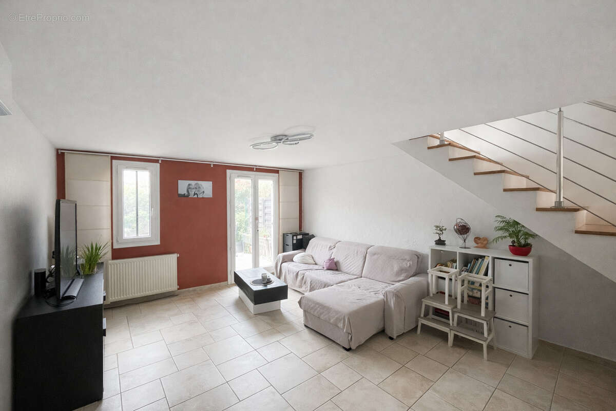 Maison à PIERRE-BENITE