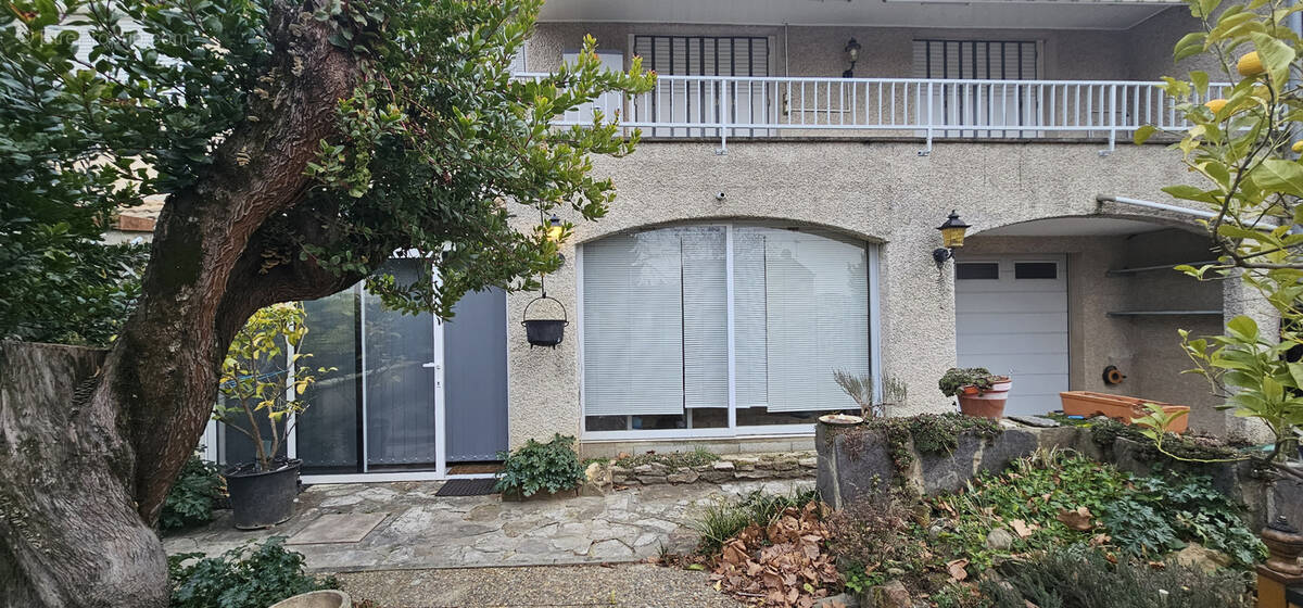 Maison à CHARMES-SUR-RHONE