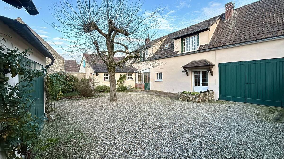 Maison à GARANCIERES