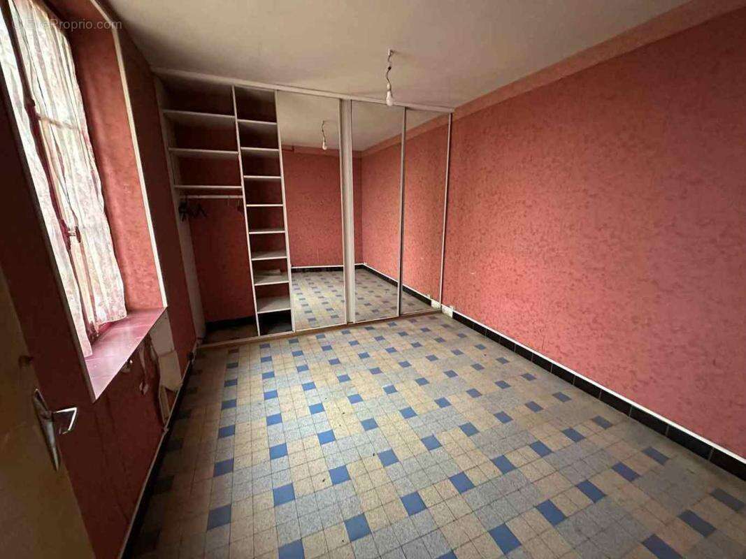 Maison à SAINT-COSME-EN-VAIRAIS