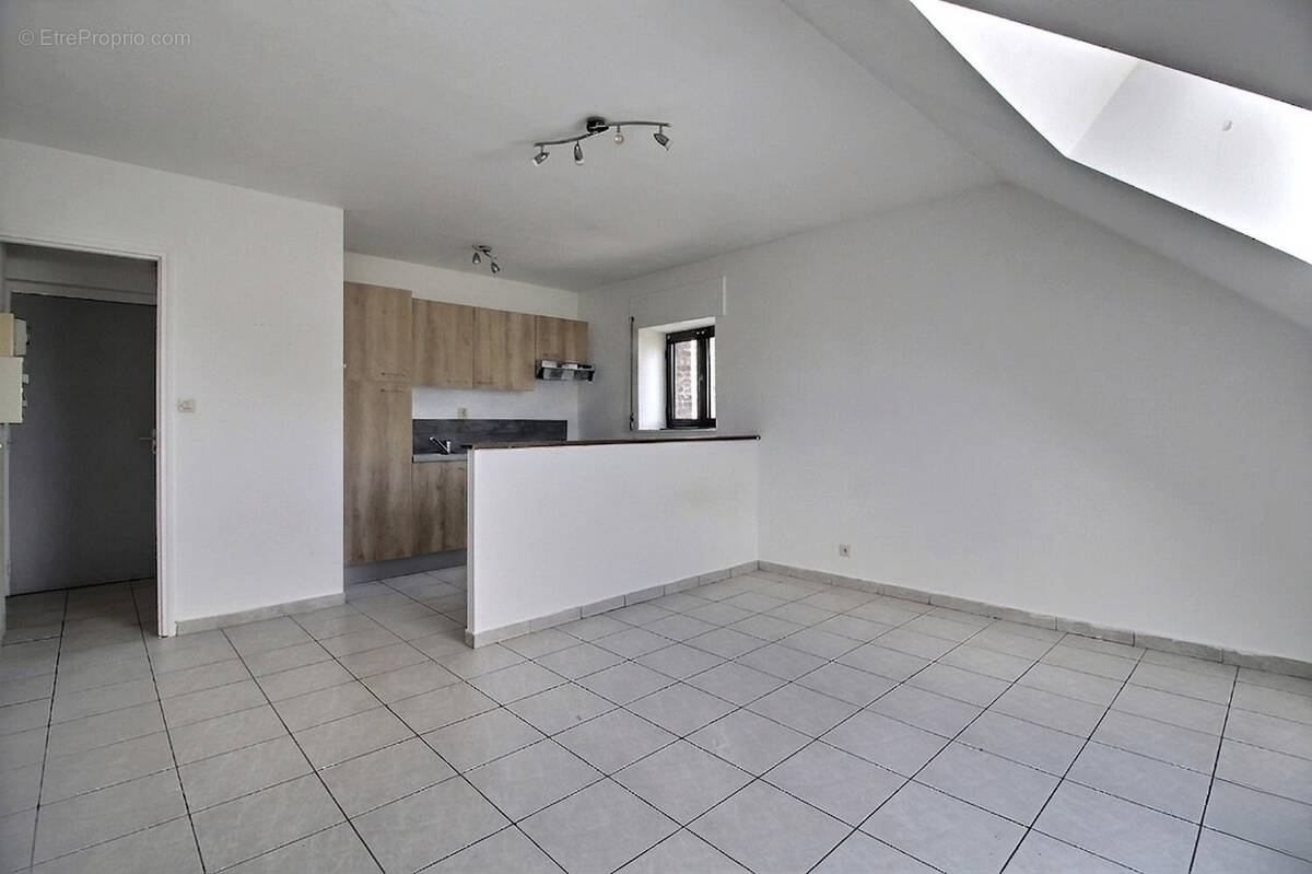 Appartement à FAMARS