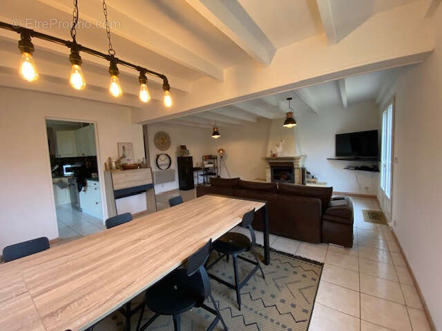 Maison à CHENAC-SAINT-SEURIN-D'UZET