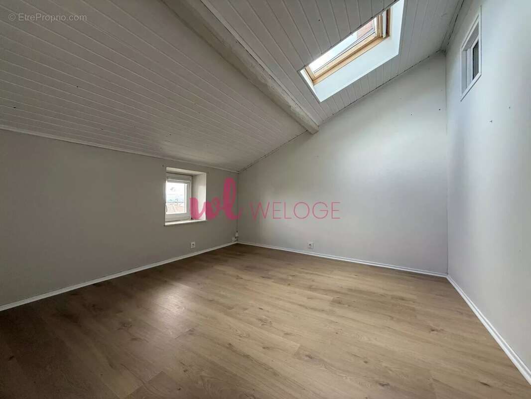 Appartement à MESSIMY