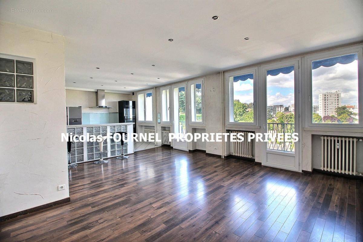 Appartement à SAINT-ETIENNE