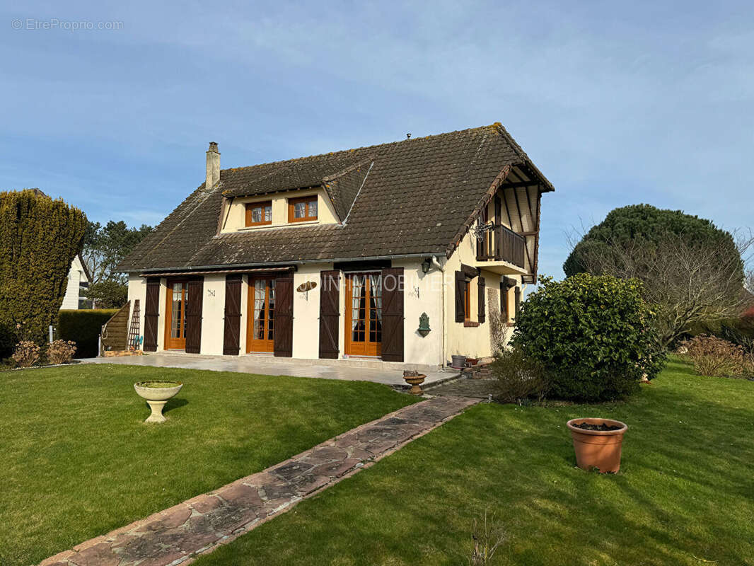 Maison à SAINT-MARTIN-EN-CAMPAGNE