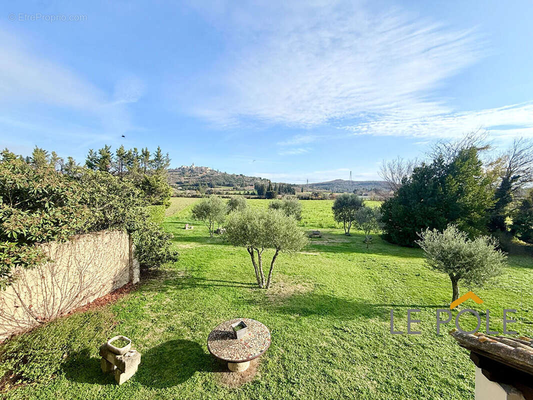 Maison à LA GARDE-ADHEMAR