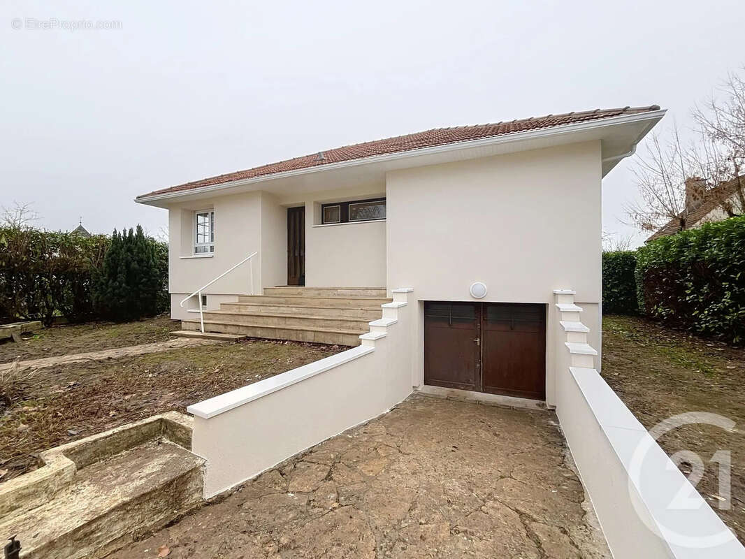 Maison à CHEVIGNY-SAINT-SAUVEUR