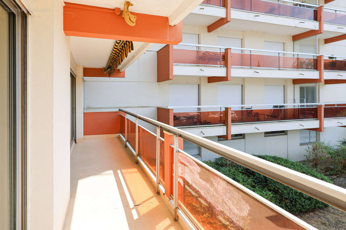 Cauderan - t3 avec ascenseur balcon et parking - photo 4