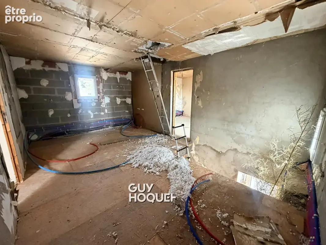 Maison à fort potentiel avec grand terrain à pouilloux !!! - photo 13