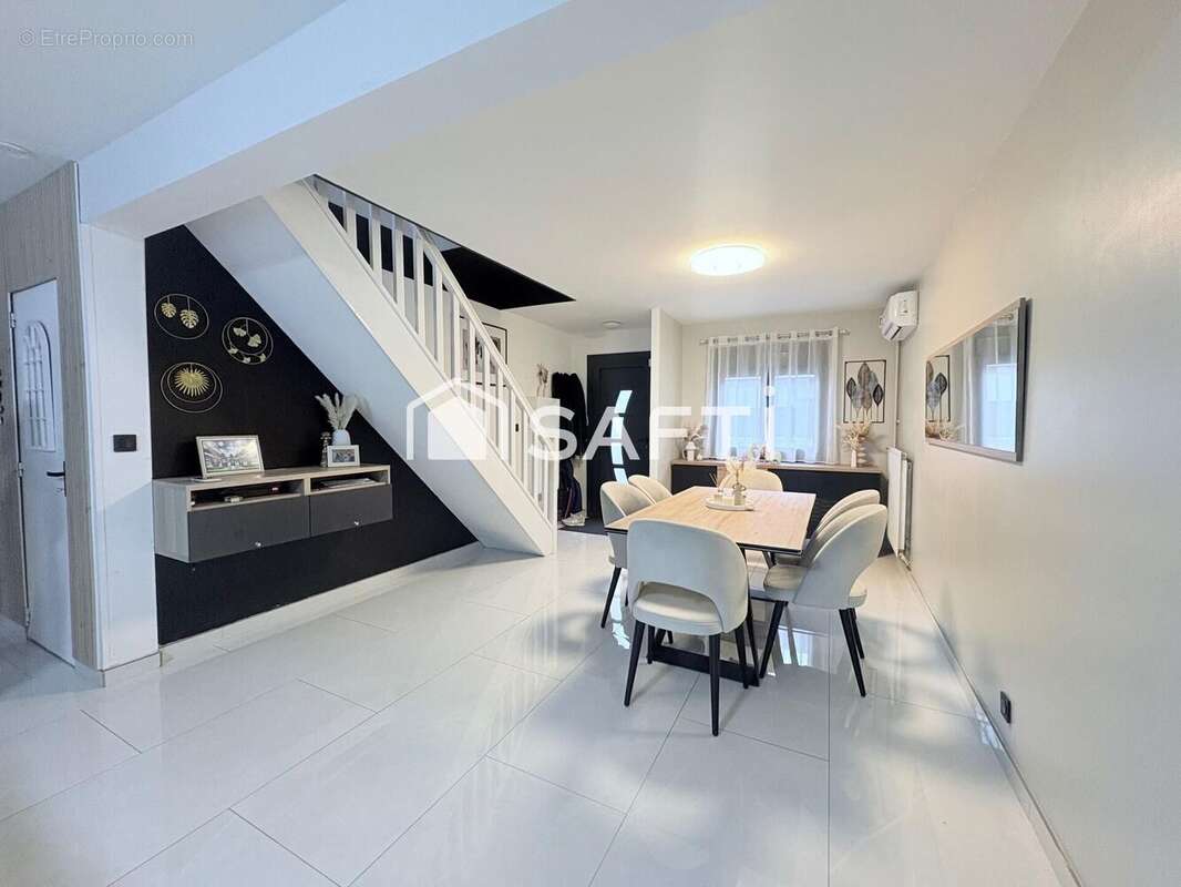 Photo 3 - Maison à MANTES-LA-VILLE
