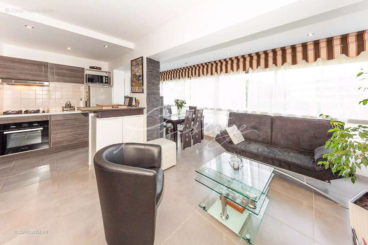Appartement à MANDELIEU-LA-NAPOULE
