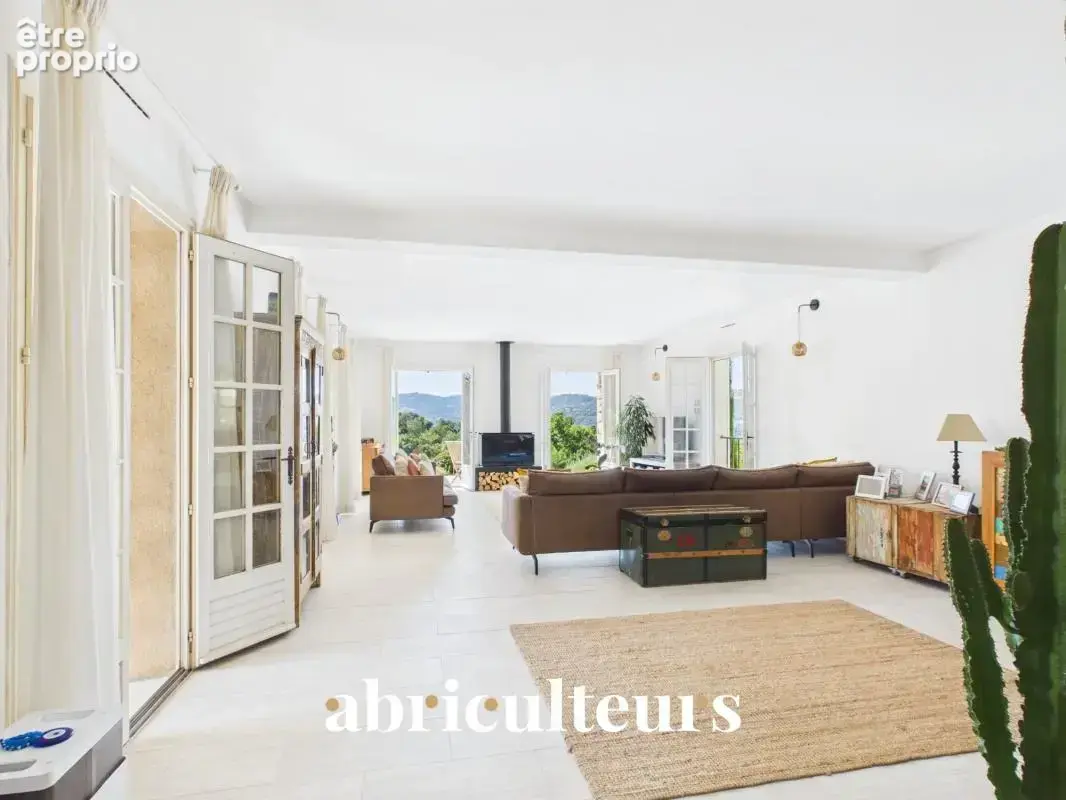 Peymeinade – Bastide provençale de 345 m² avec vue panoramique - photo 8