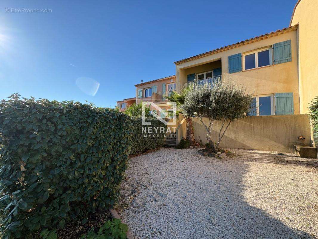 Maison à ROQUEBRUNE-SUR-ARGENS