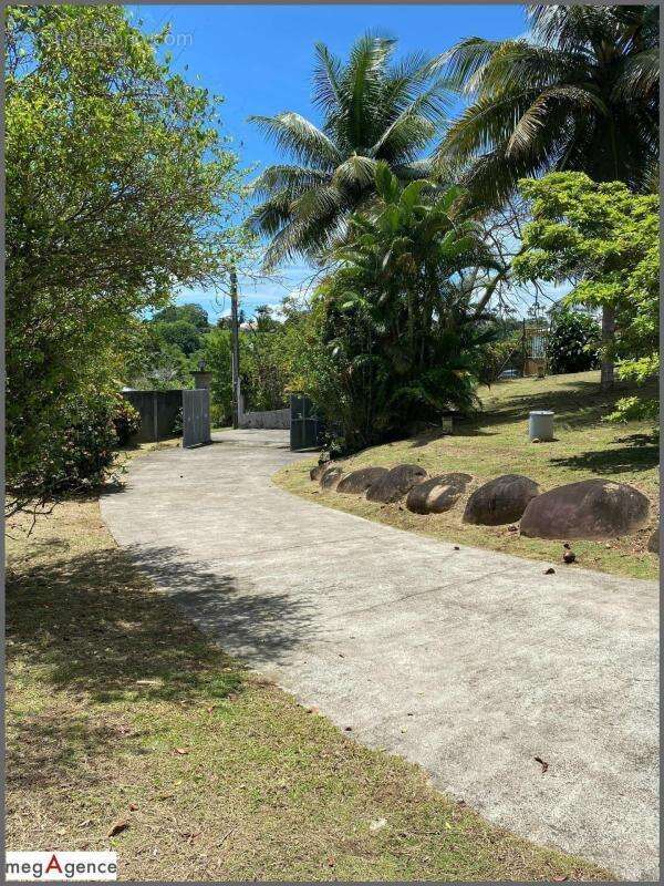 Maison à PETIT-BOURG