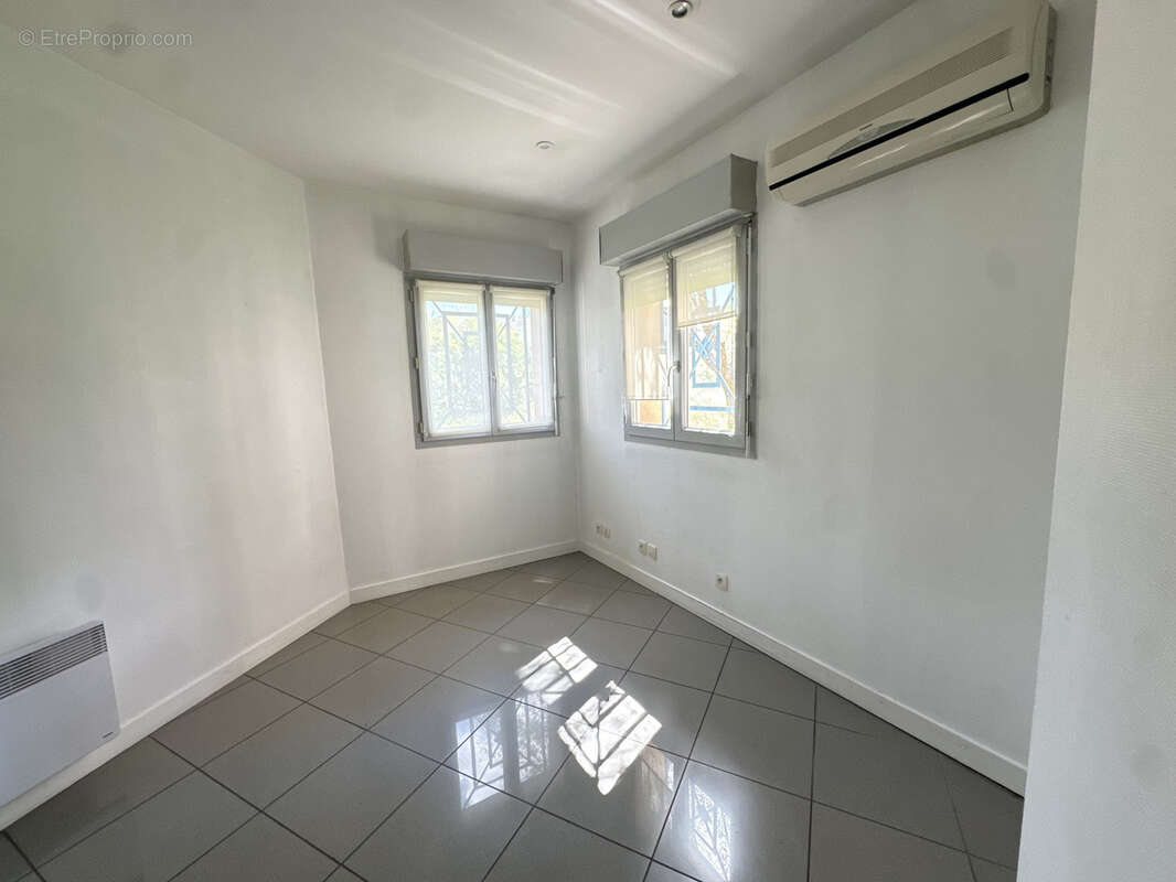 Local professionnel de 166 m2 au centre ville de colomiers 31770 - photo 10