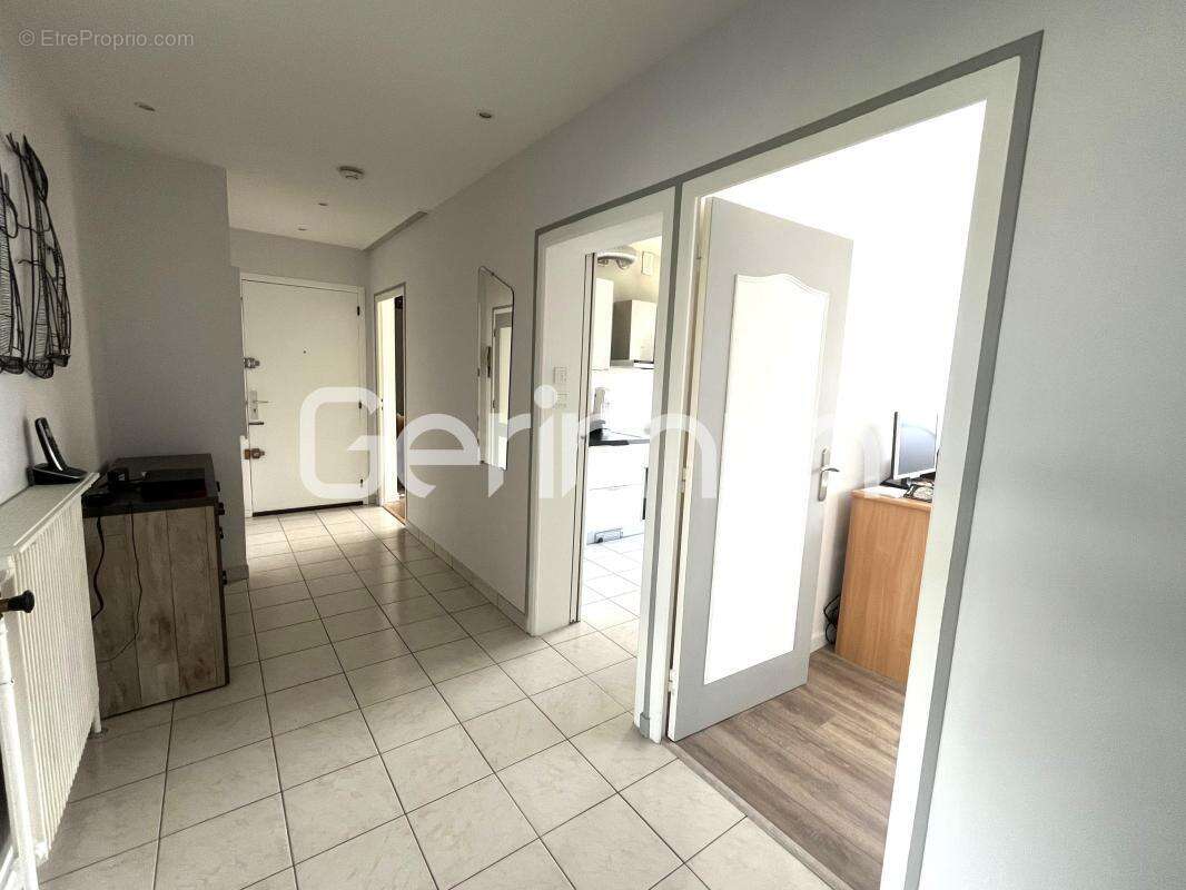 Appartement à FONTAINE