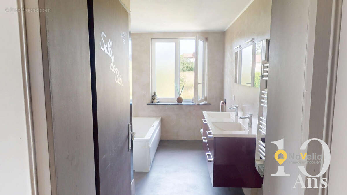 Maison 140 m² à Farschviller  - photo 6