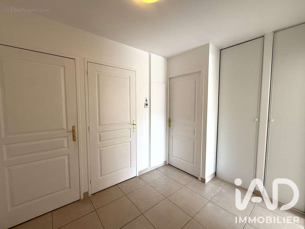 Appartement 41 m² à Saint-Arnoult  - photo 4