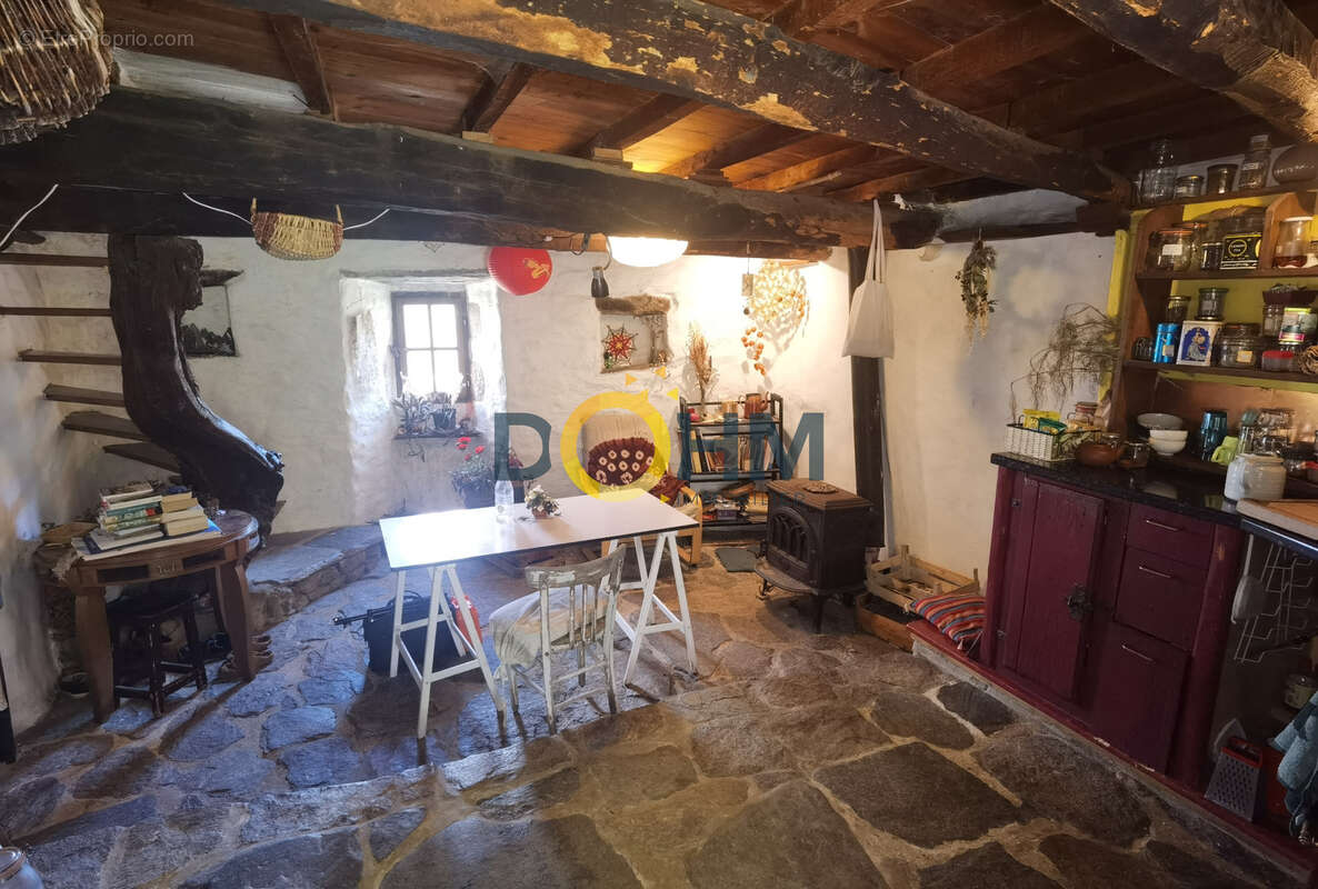 Secteur Bonnevaux, Maison en pières à rénover - photo 5