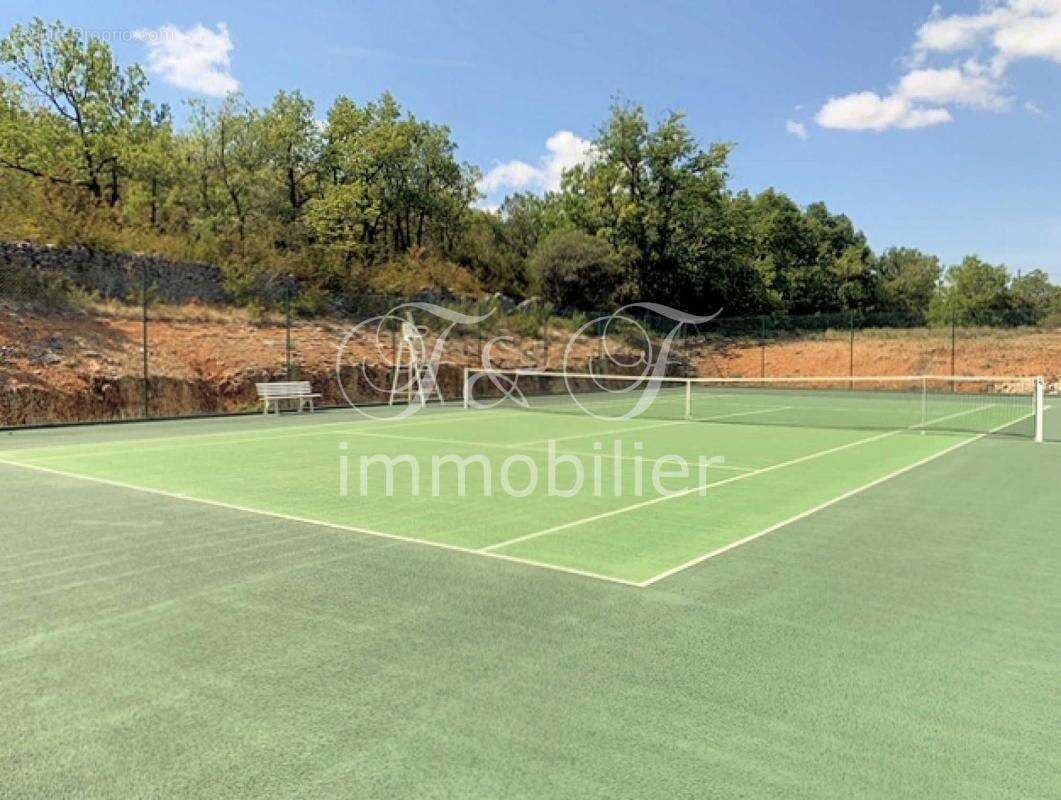 Maison à SIMIANE-LA-ROTONDE