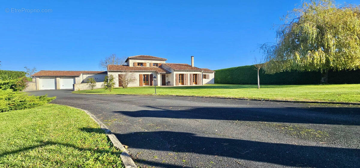 Maison à CHERMIGNAC