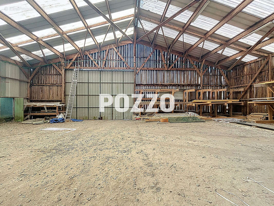 Commerce à NOTRE-DAME-DU-TOUCHET