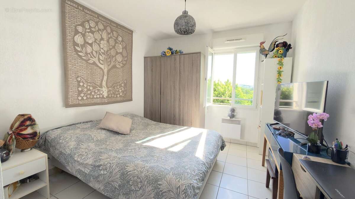 Appartement à SAINT-LAURENT-DU-VAR