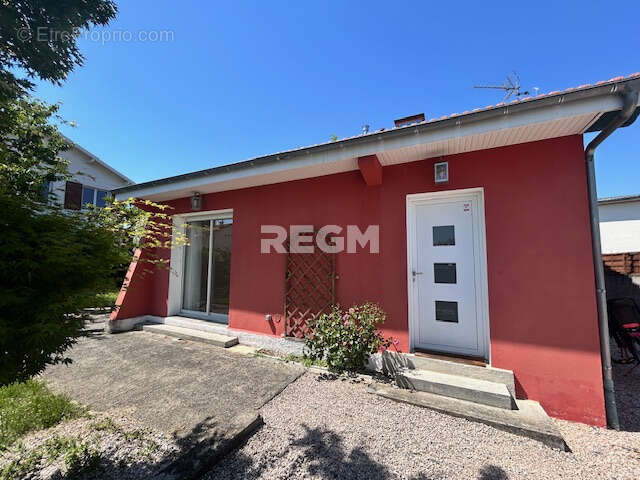 Belle maison rénovée par un architecte de 145 m2 habitable (210 m2 au sol) sur un terrain de 555 m2  - DPE en - photo 2