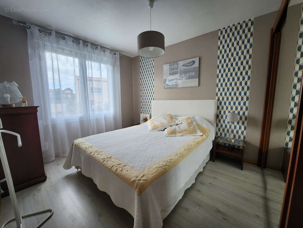 Maison avec 3 chambres dont une parentale, grande dépendance de 89m2 et spa intérieur. - photo 13