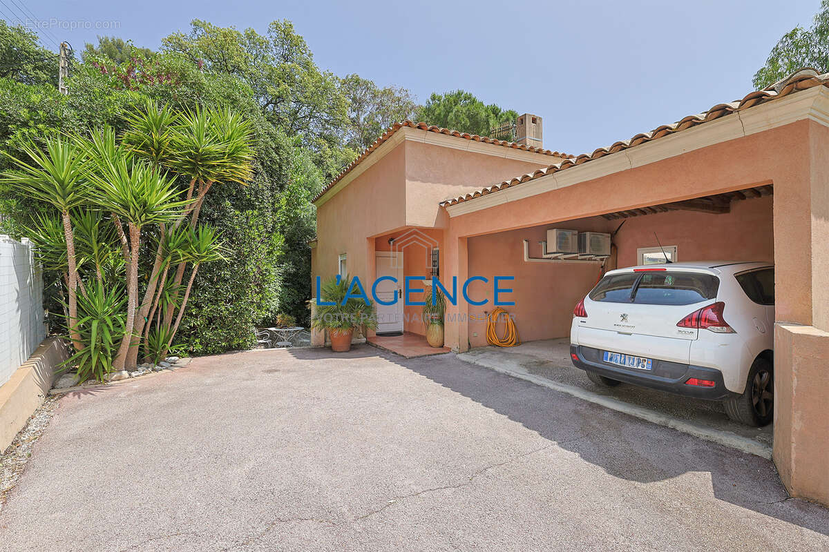 Maison à HYERES